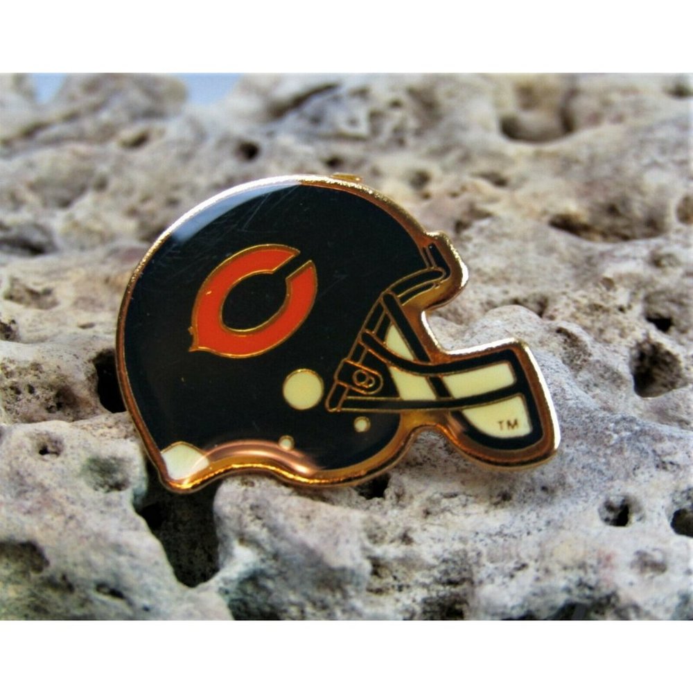 Vintage 1994 Chicago Bears NFL Helmet Enamel Lapel Hat or Tie Pin NOS